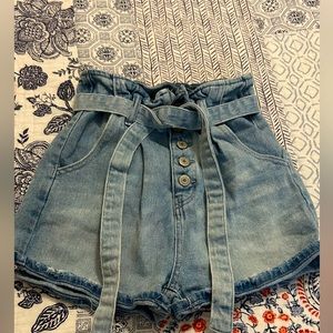 Tie up belt Jean shorts
